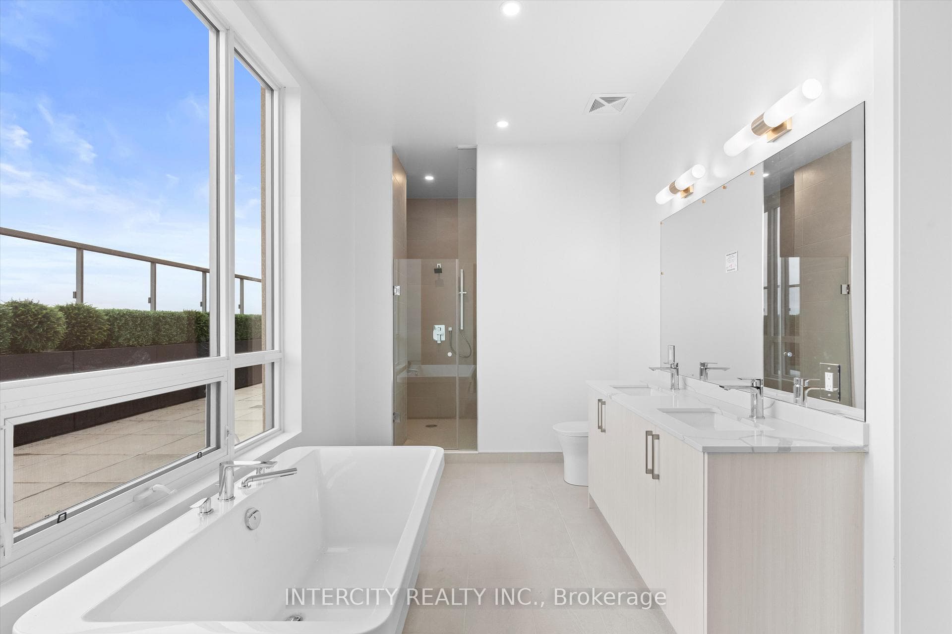 2075 King Road Unit 615 photo 16