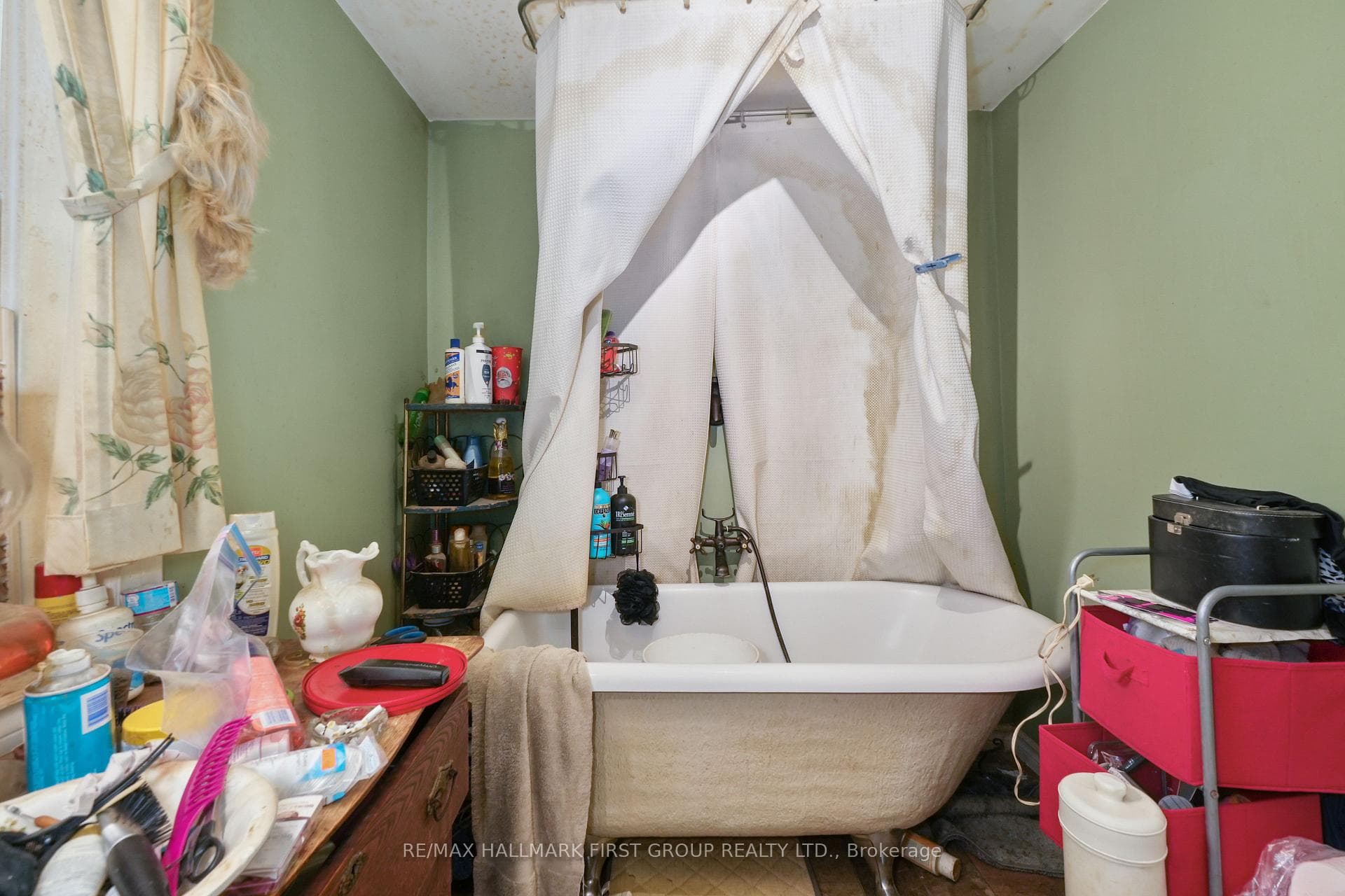 689 Broomfield Road photo 13