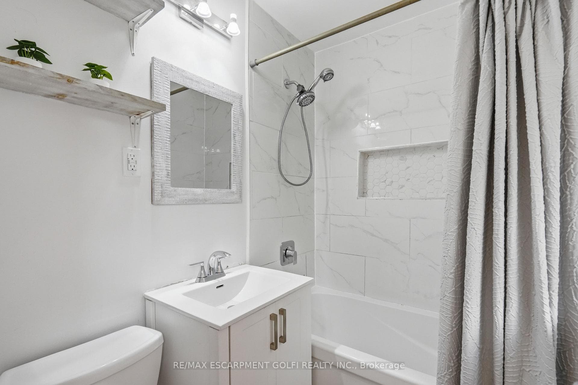 160 East 36th Street photo 16