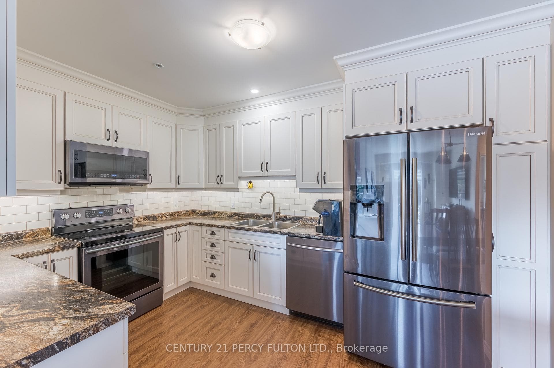 58 Glenelg Street Unit 408 photo 6