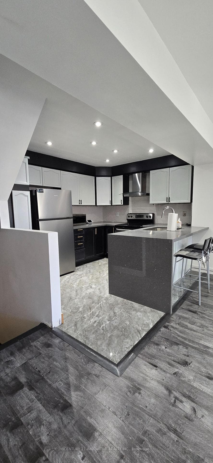 6 Burnsborough Street photo 12