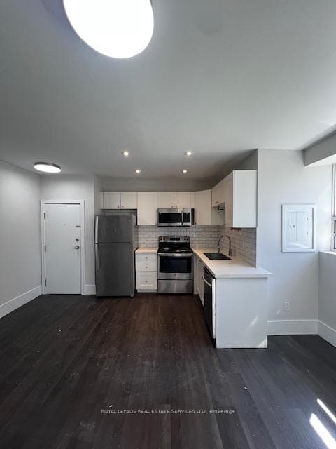 2622 Keele Street Unit B photo 2