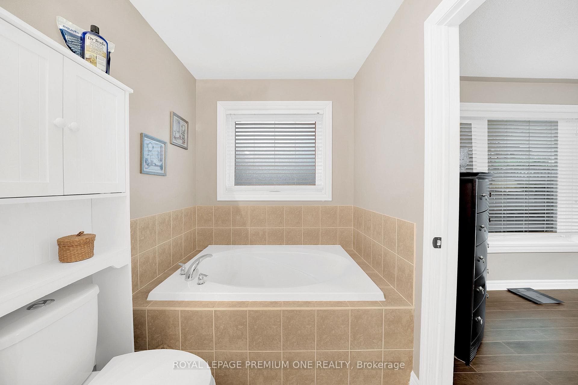 19 Taylor Court photo 14