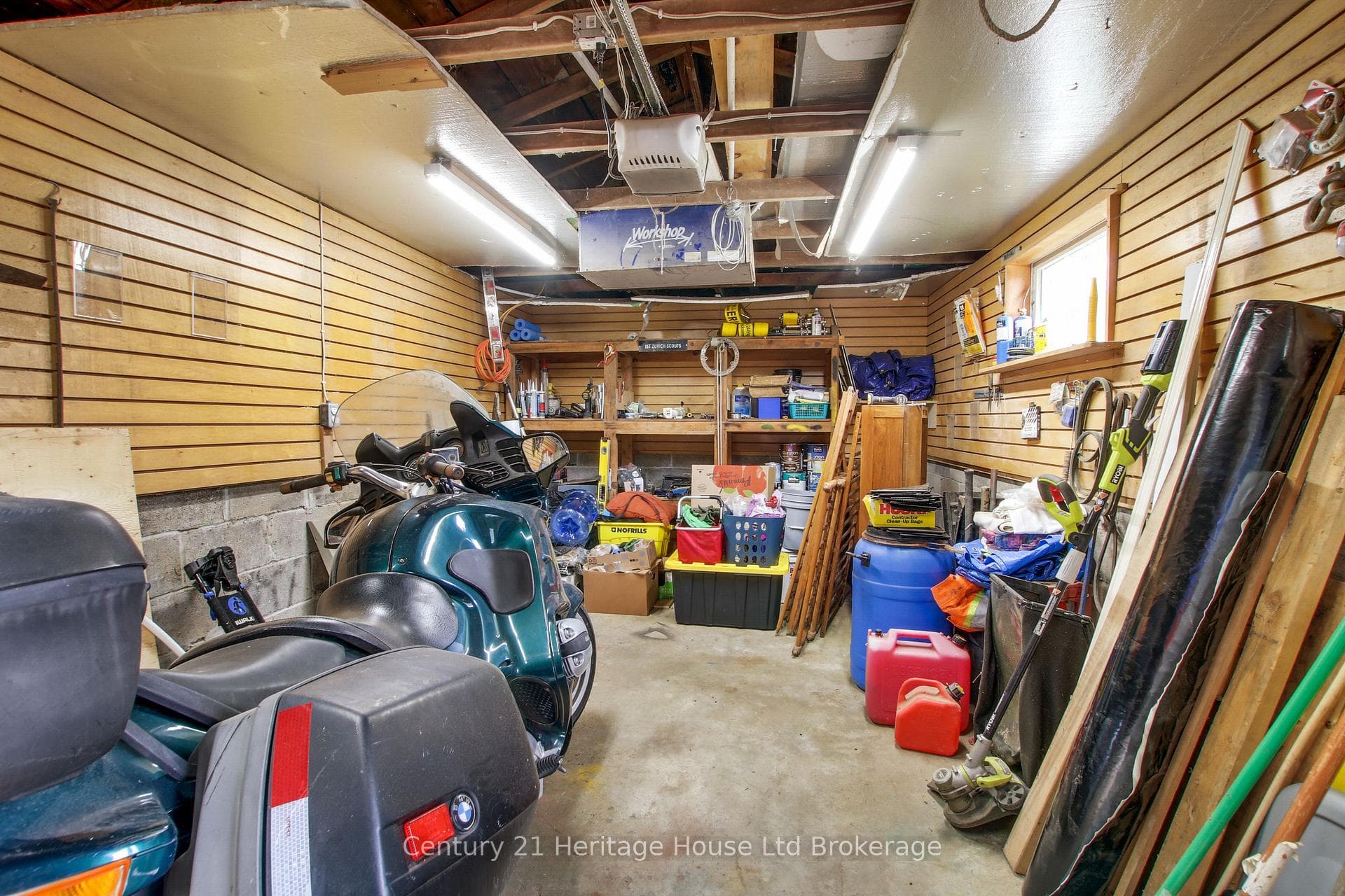 683 College Avenue photo 24