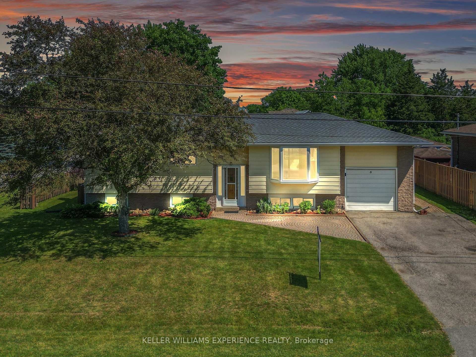 5 Sandsprings Crescent photo 1