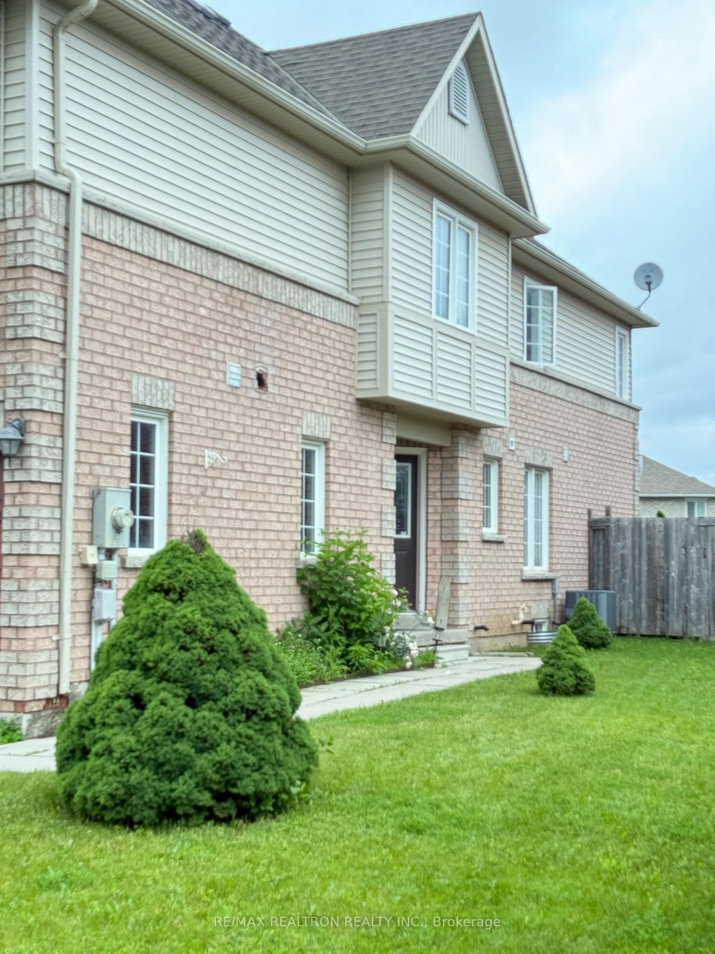 1368 Forest Street photo 2