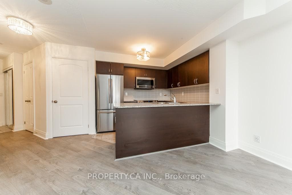 1060 Sheppard Avenue Unit 901 photo 11