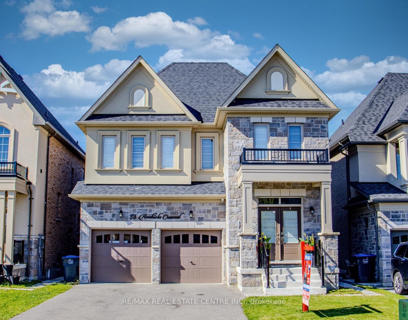56 Hendricks Crescent photo 1
