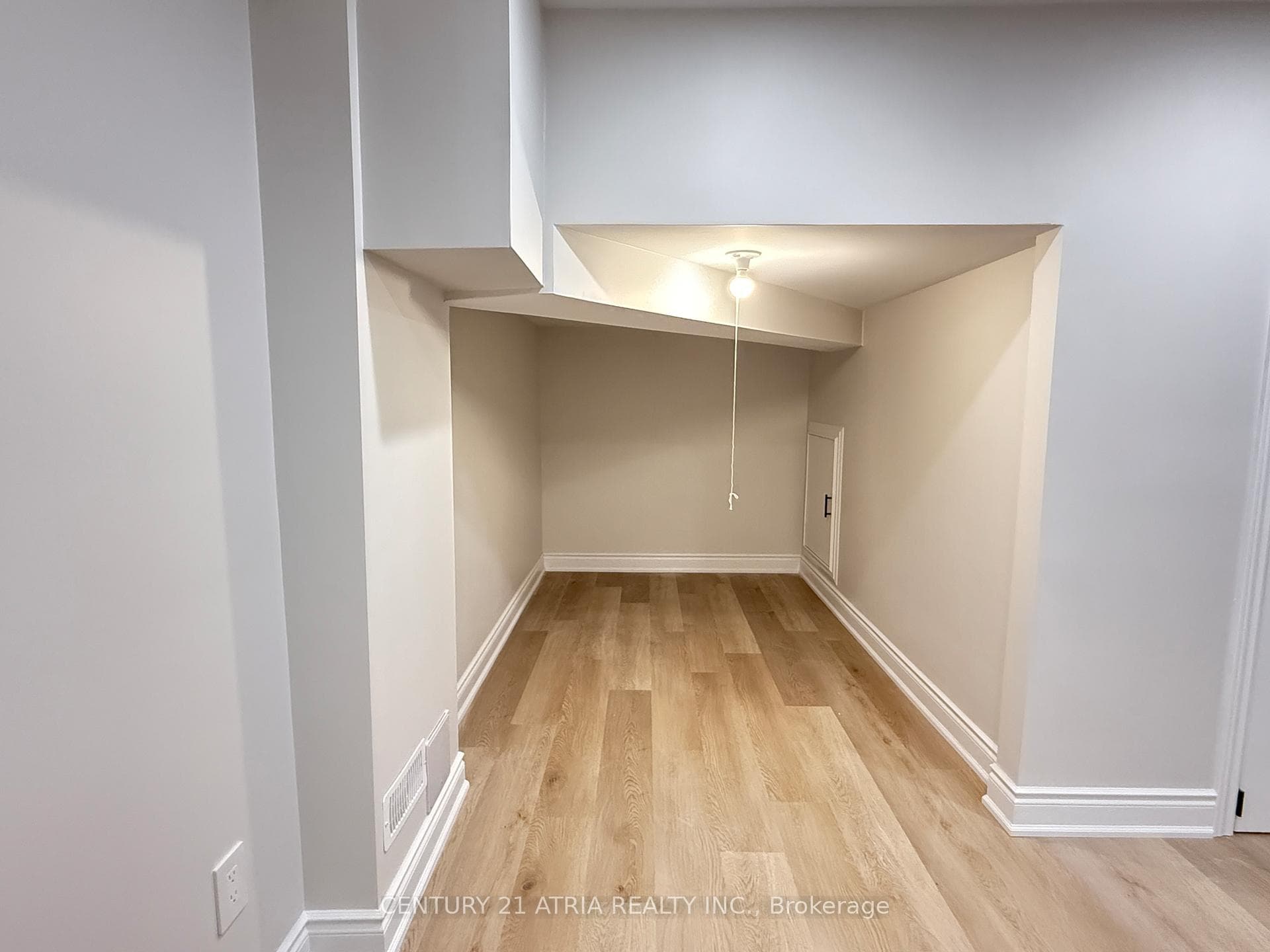 2585 Secreto Drive Unit Bsmt photo 8