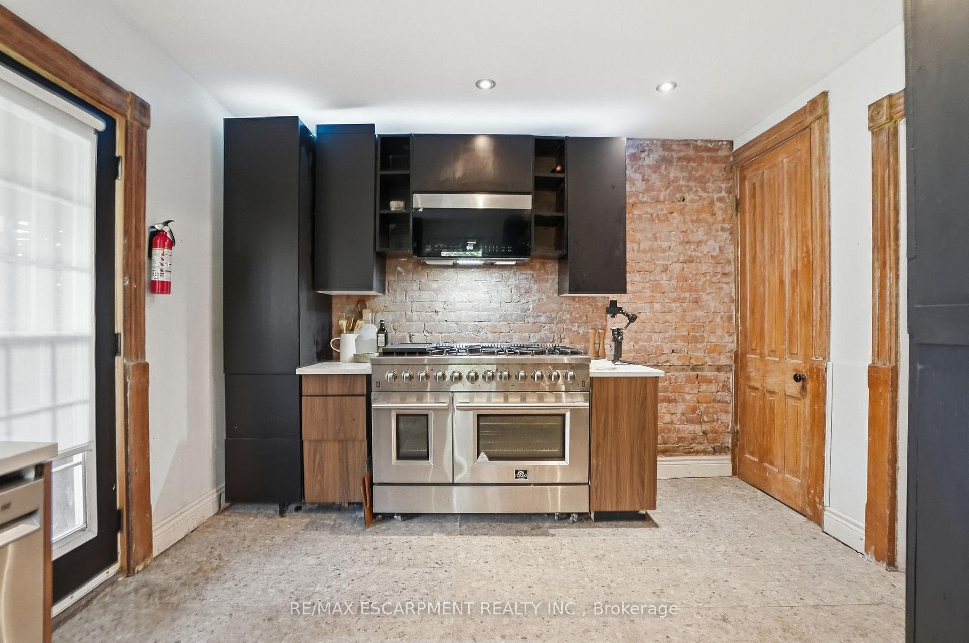 101 Victoria Avenue photo 21