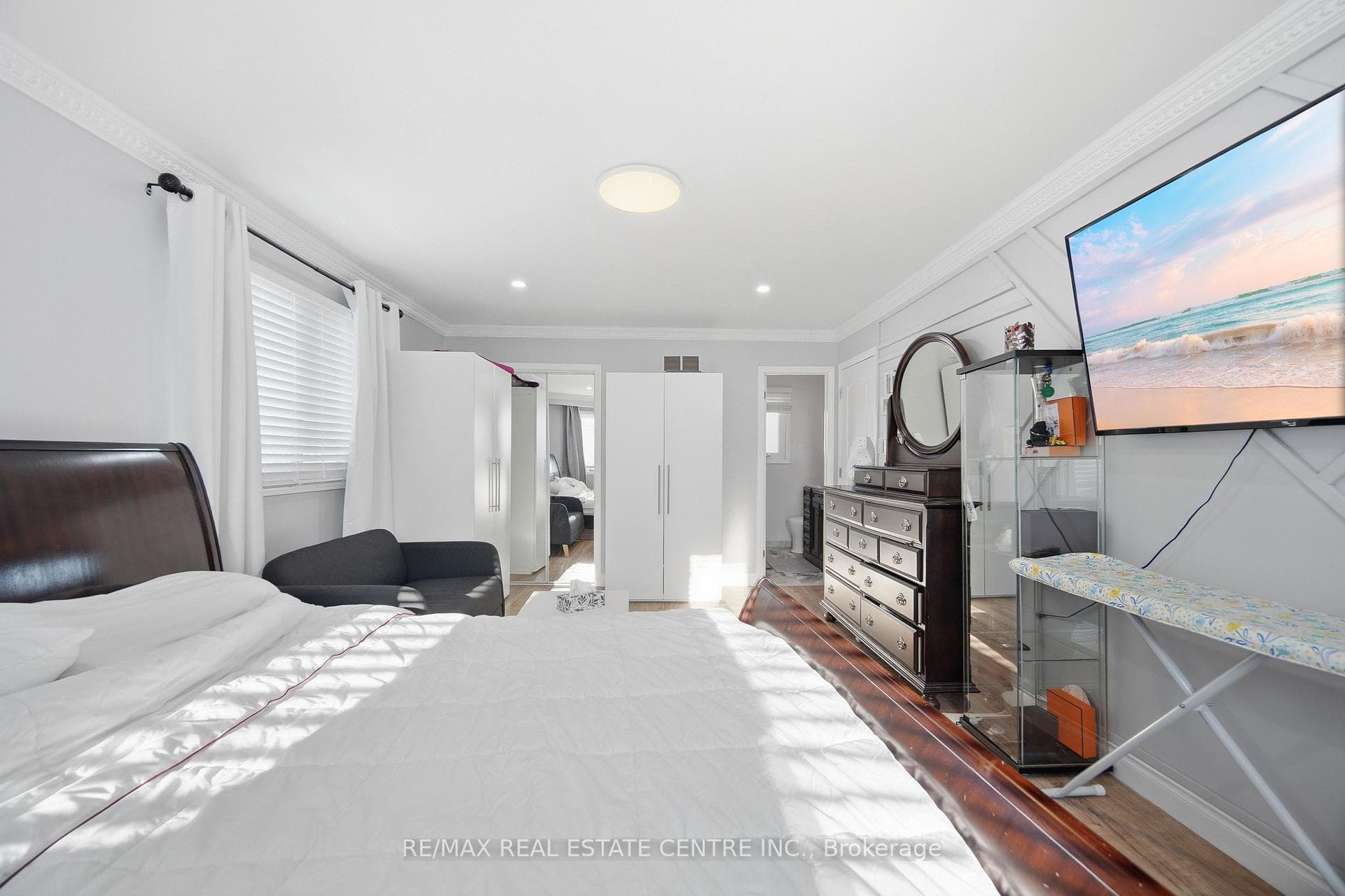 2555 Cynara Road photo 29
