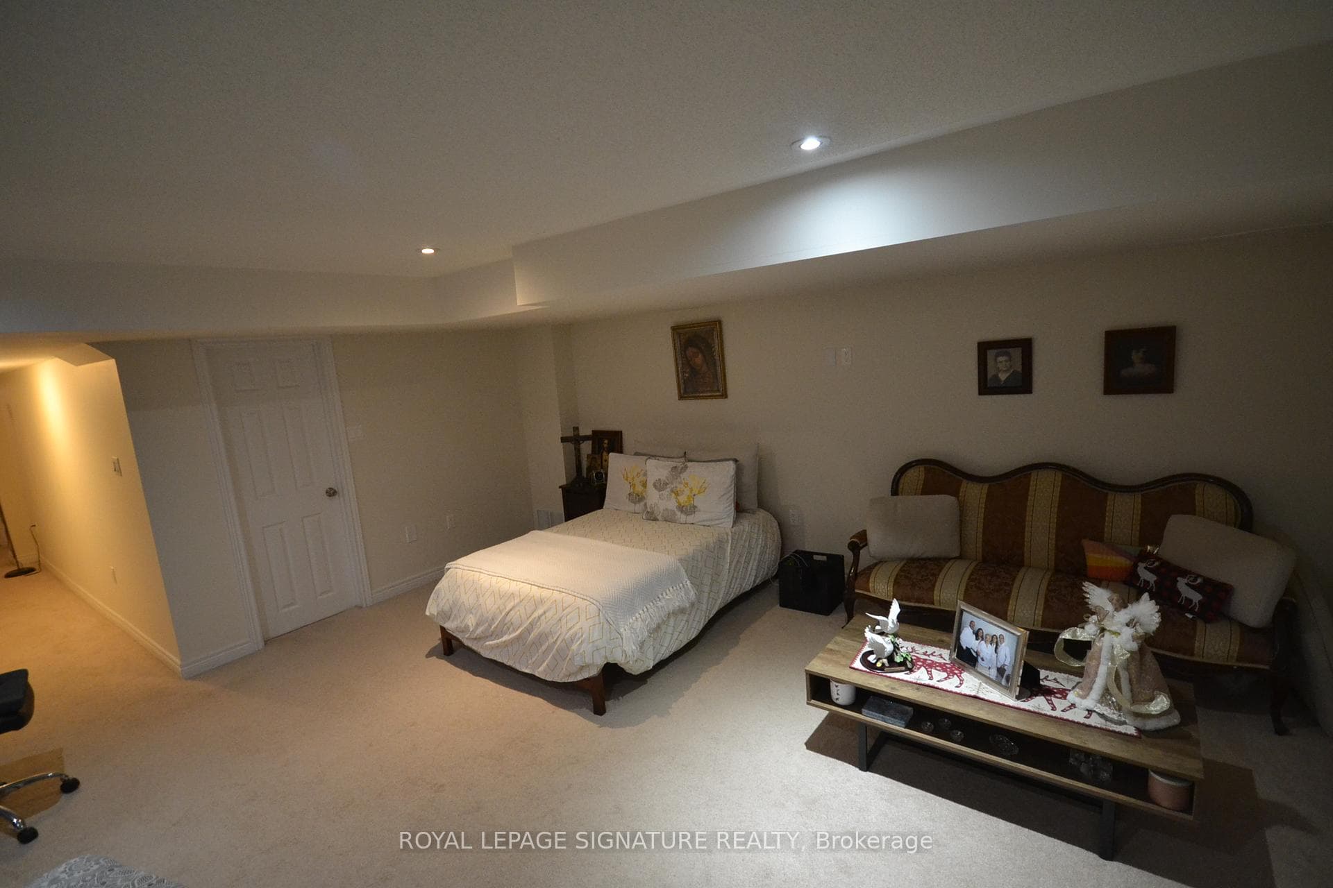 656 Asleton Boulevard photo 13