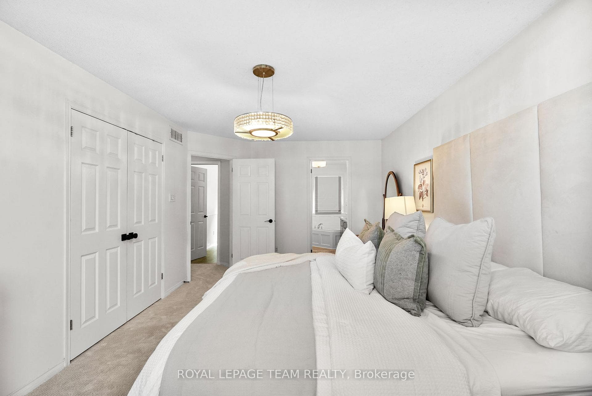 2122 Saunders Avenue photo 22