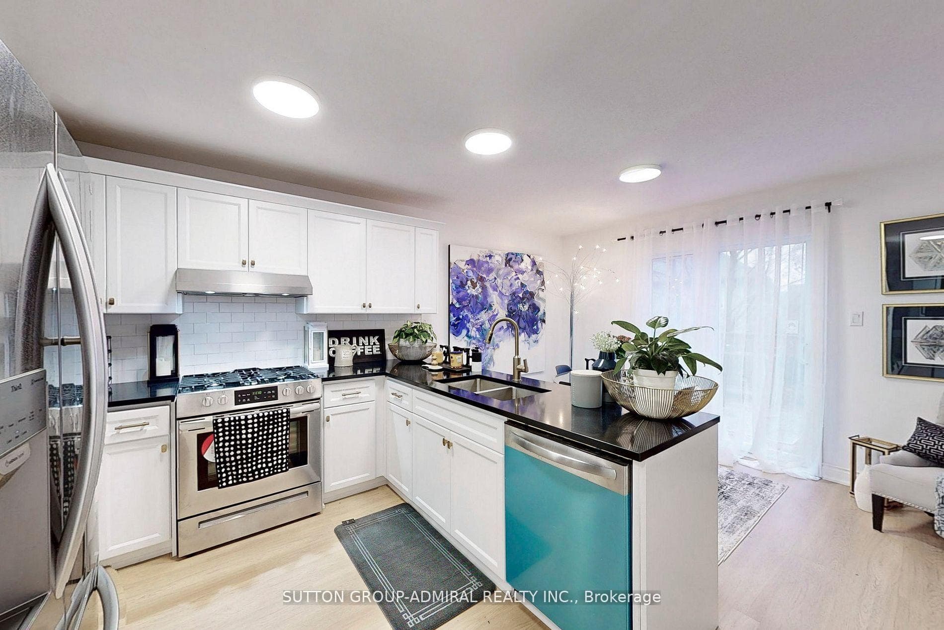 8 Clarke Avenue photo 10
