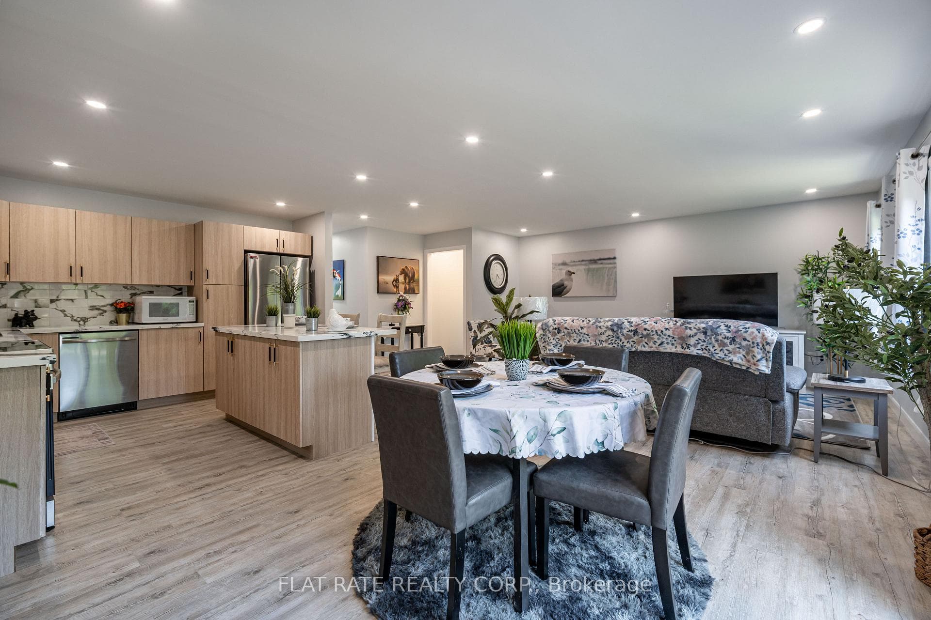 400 DOUGLAS Road photo 18