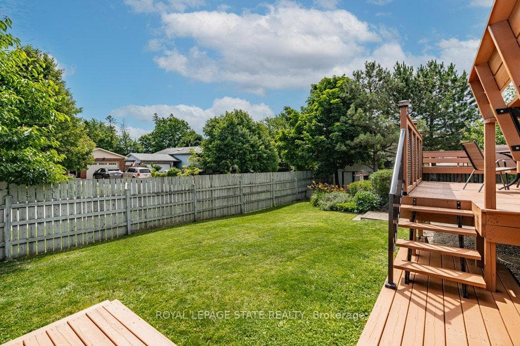 48 McMaster Drive photo 32