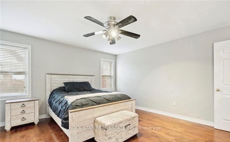 996 BEACH Boulevard photo 19