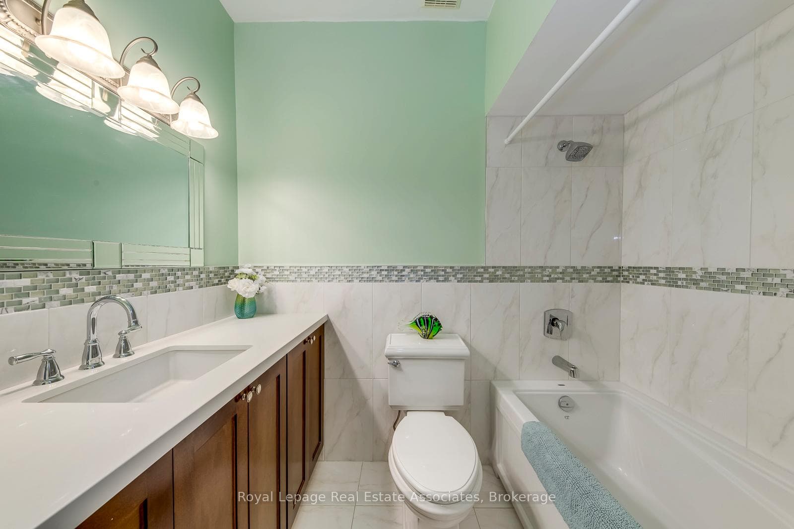1192 Kos Boulevard photo 17