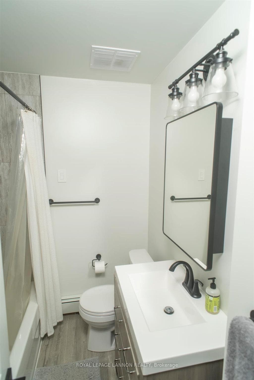 96 Elm Street photo 12