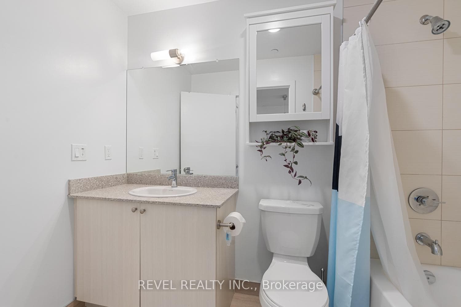 8 Trent Avenue Unit 201 photo 17