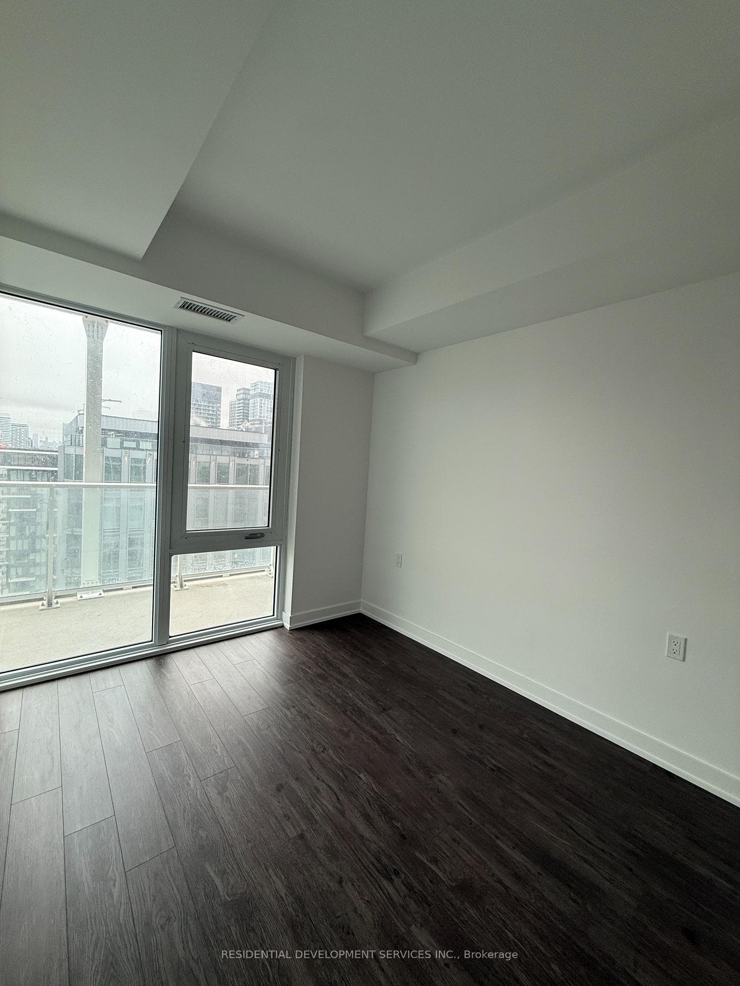 88 Queen Street Unit 3216 photo 6