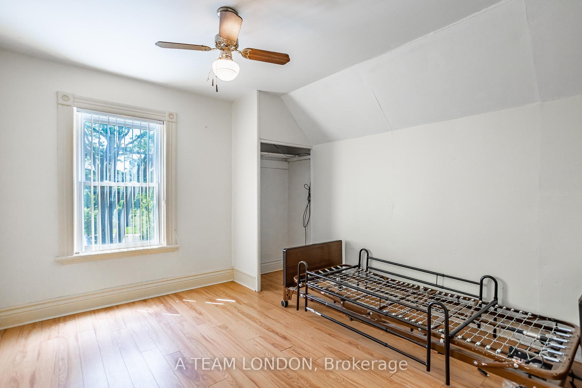 16 Kenneth Avenue photo 12