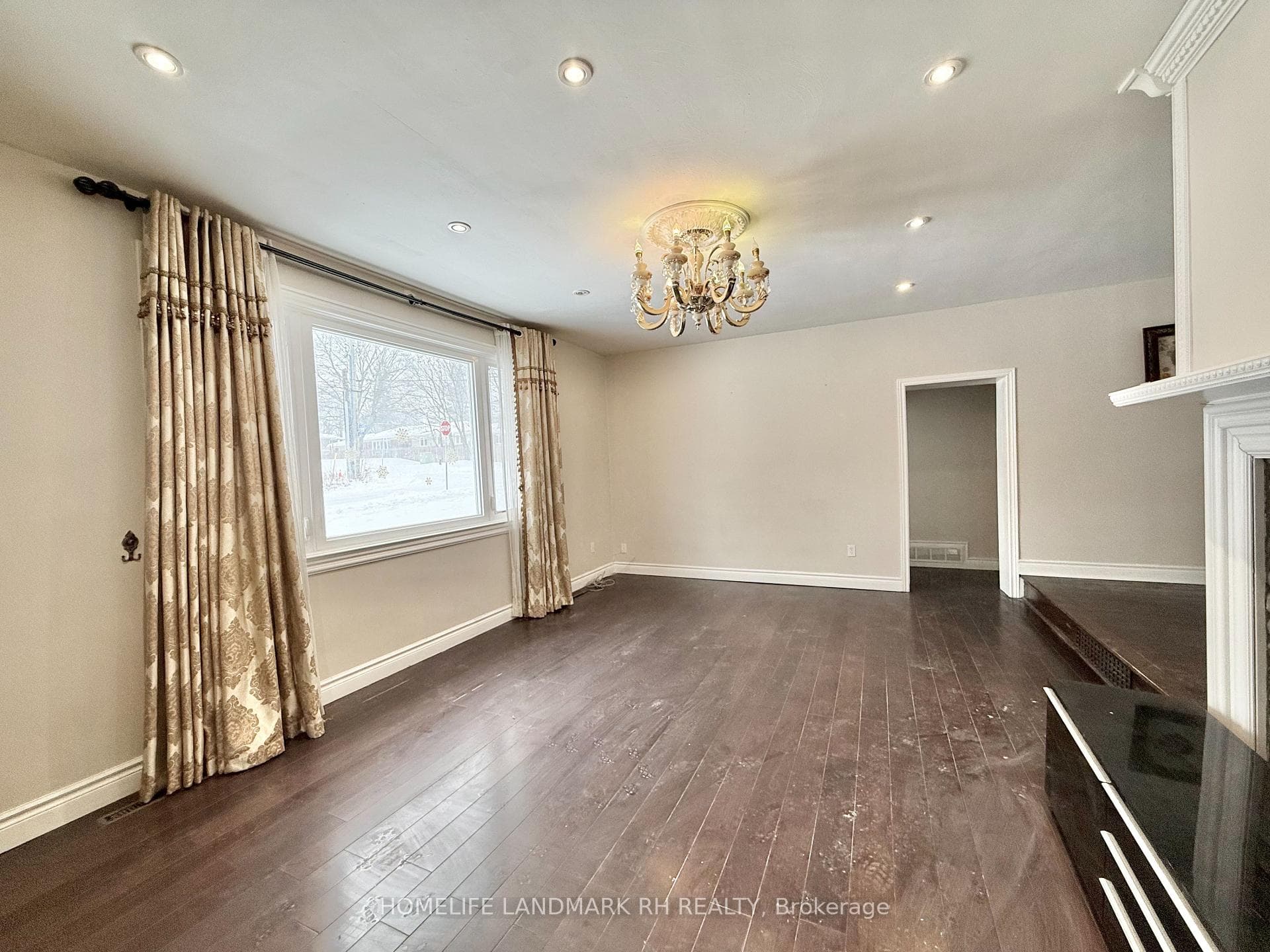 9 Lockie Avenue photo 2