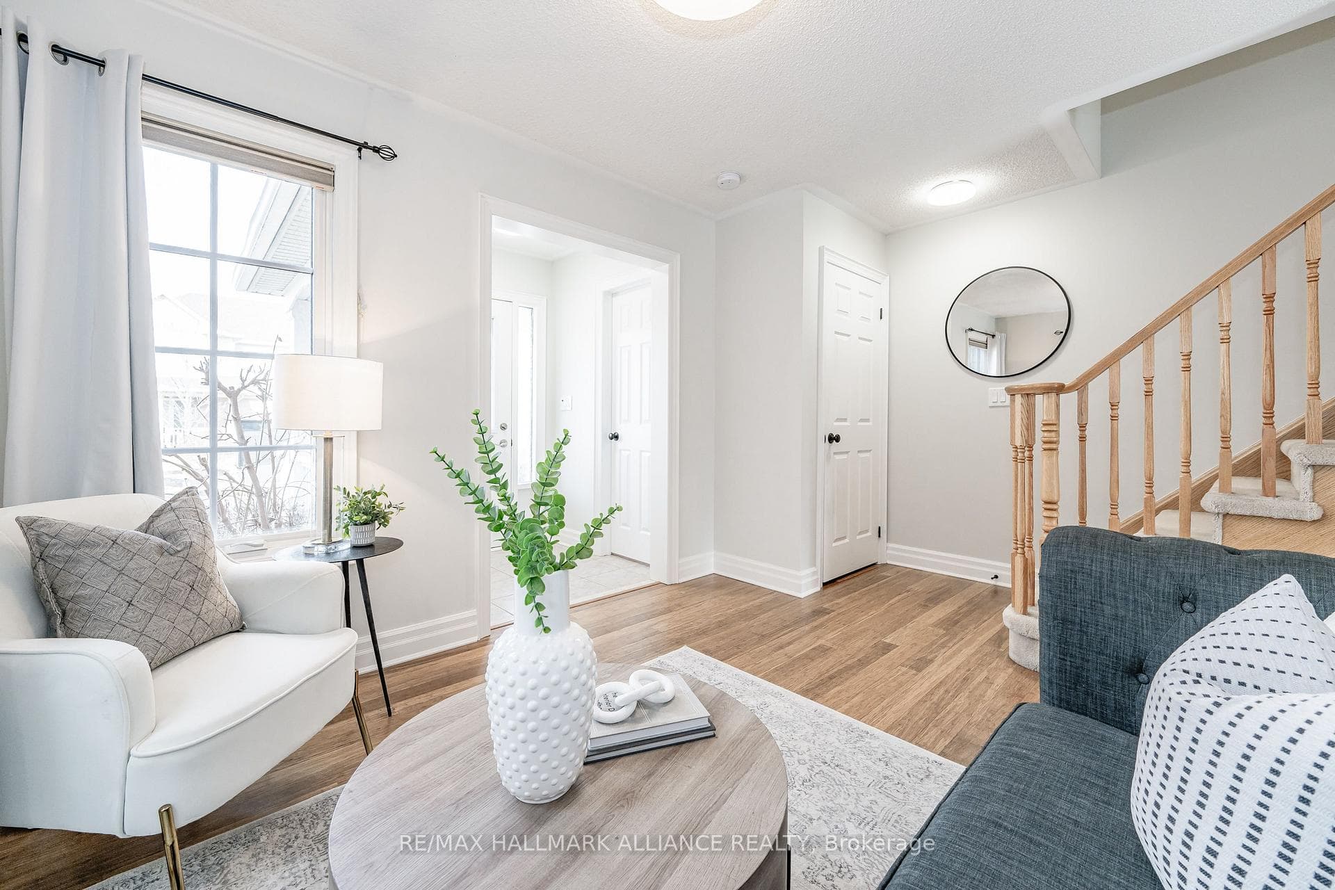 1614 Gowling Terrace photo 7