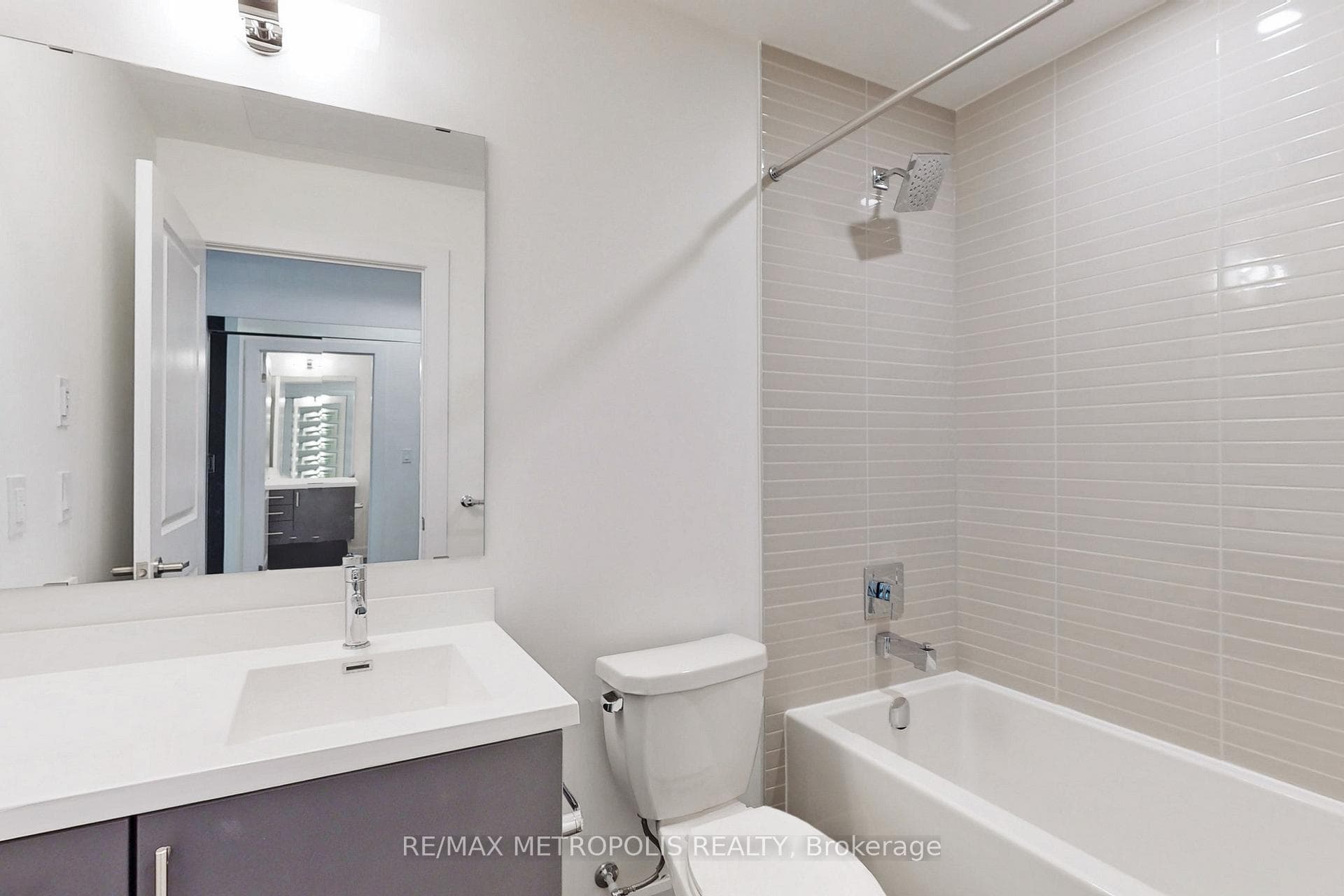 3200 William Coltson Avenue Unit 304 photo 34