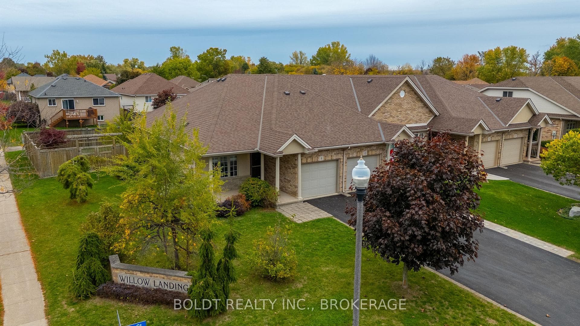 8 Willowlanding Court photo 28
