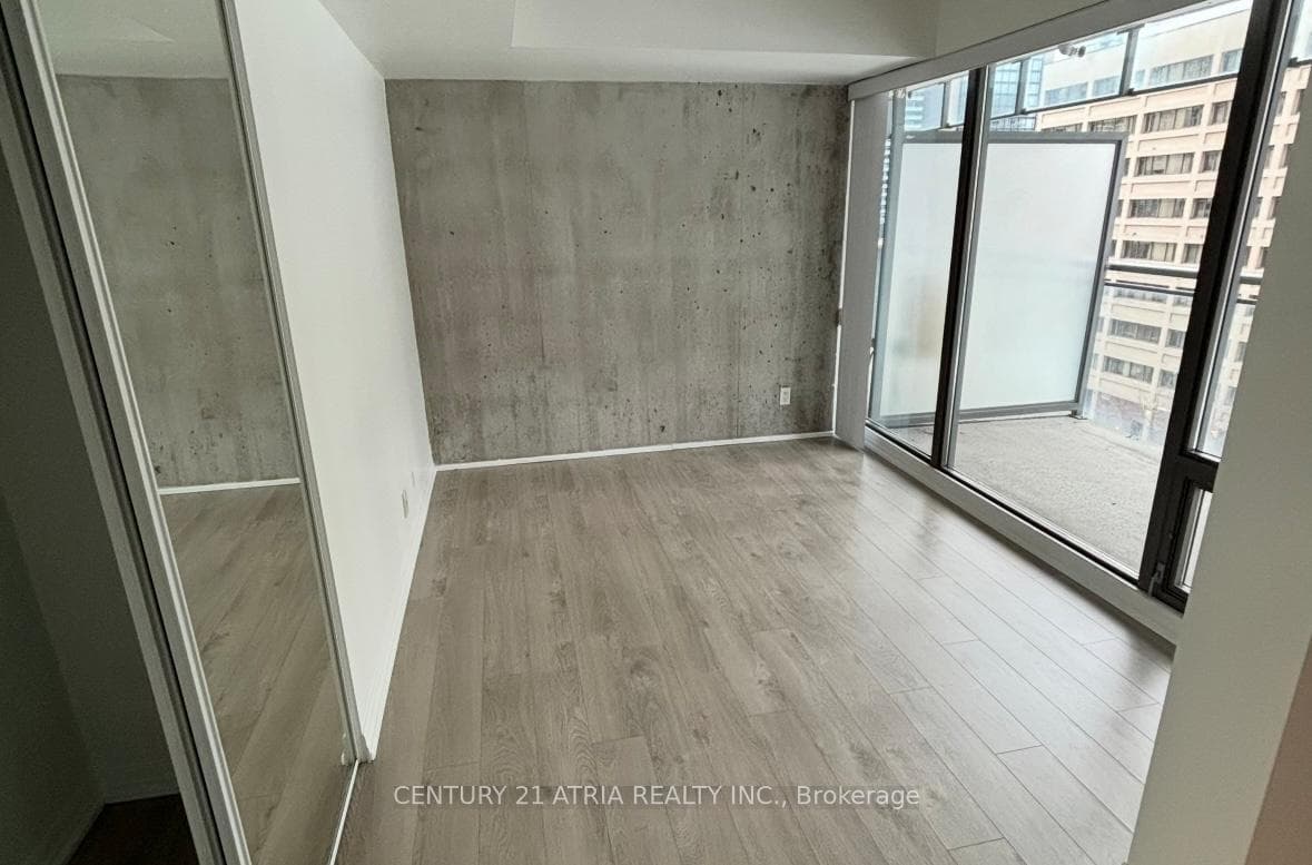 22 Wellesley Street Unit 804 photo 7