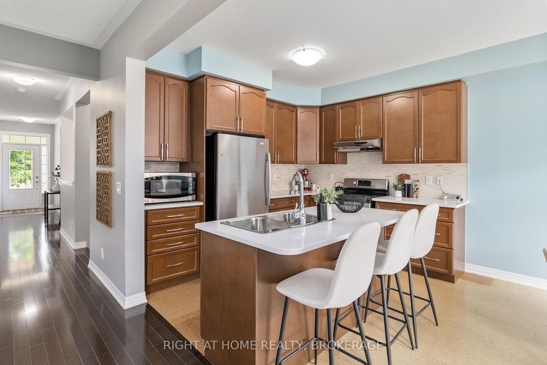 114 Aird Court photo 14
