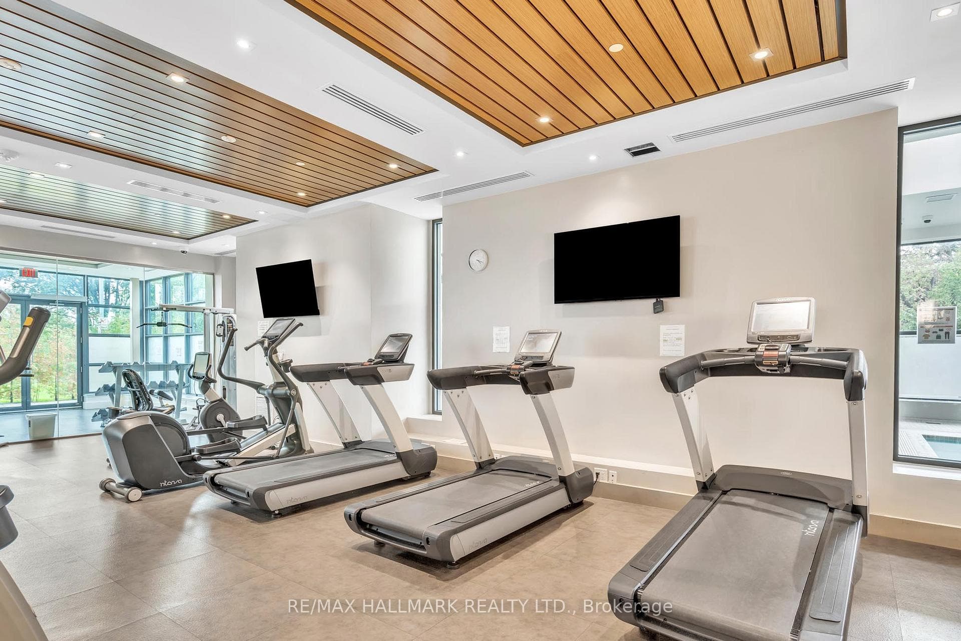 9608 Yonge Street Unit 1609A photo 7