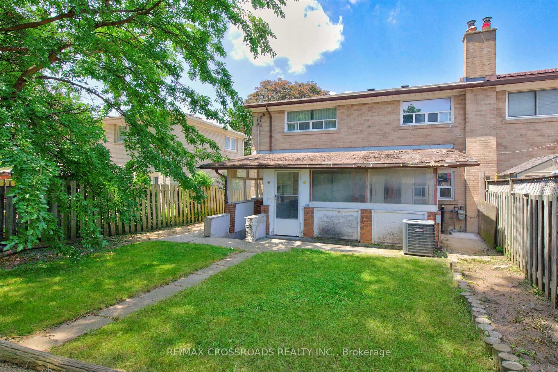 98 Willowridge Road photo 37