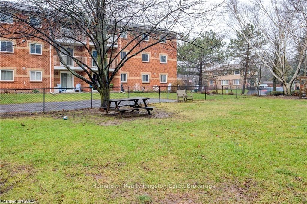 573 ARMSTRONG Road Unit 107 photo 20