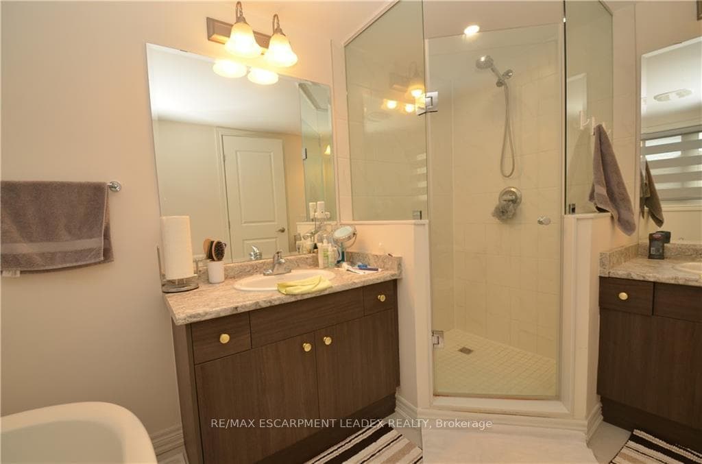 1051 Garner Road photo 12