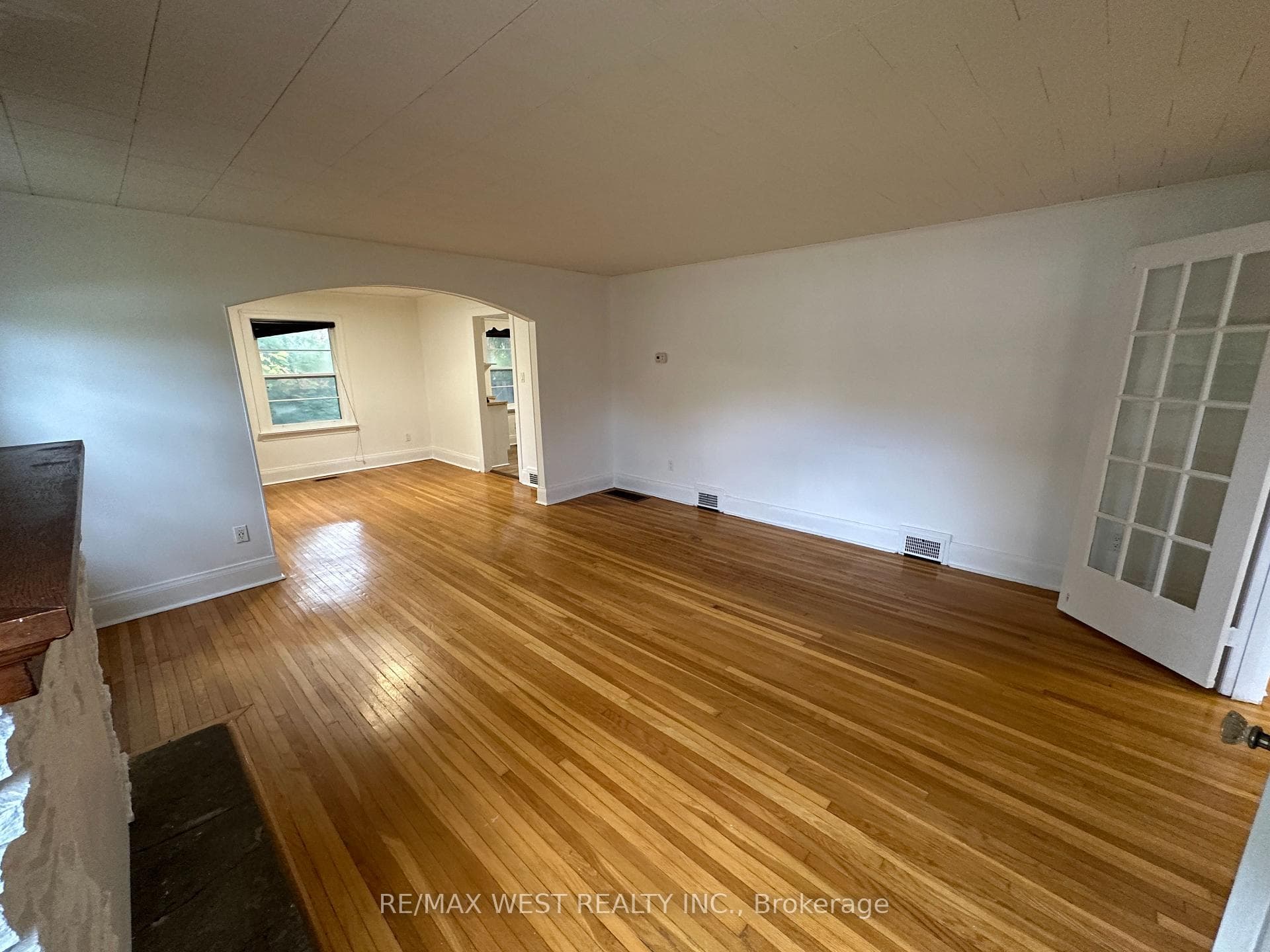 8186 Islington Avenue photo 4