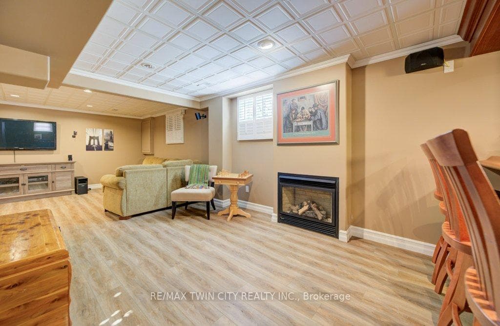 640 Heathcliffe Place photo 28
