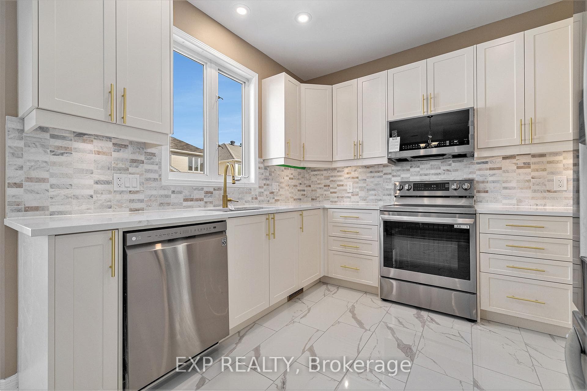 100 MONTEROSSA Street photo 12