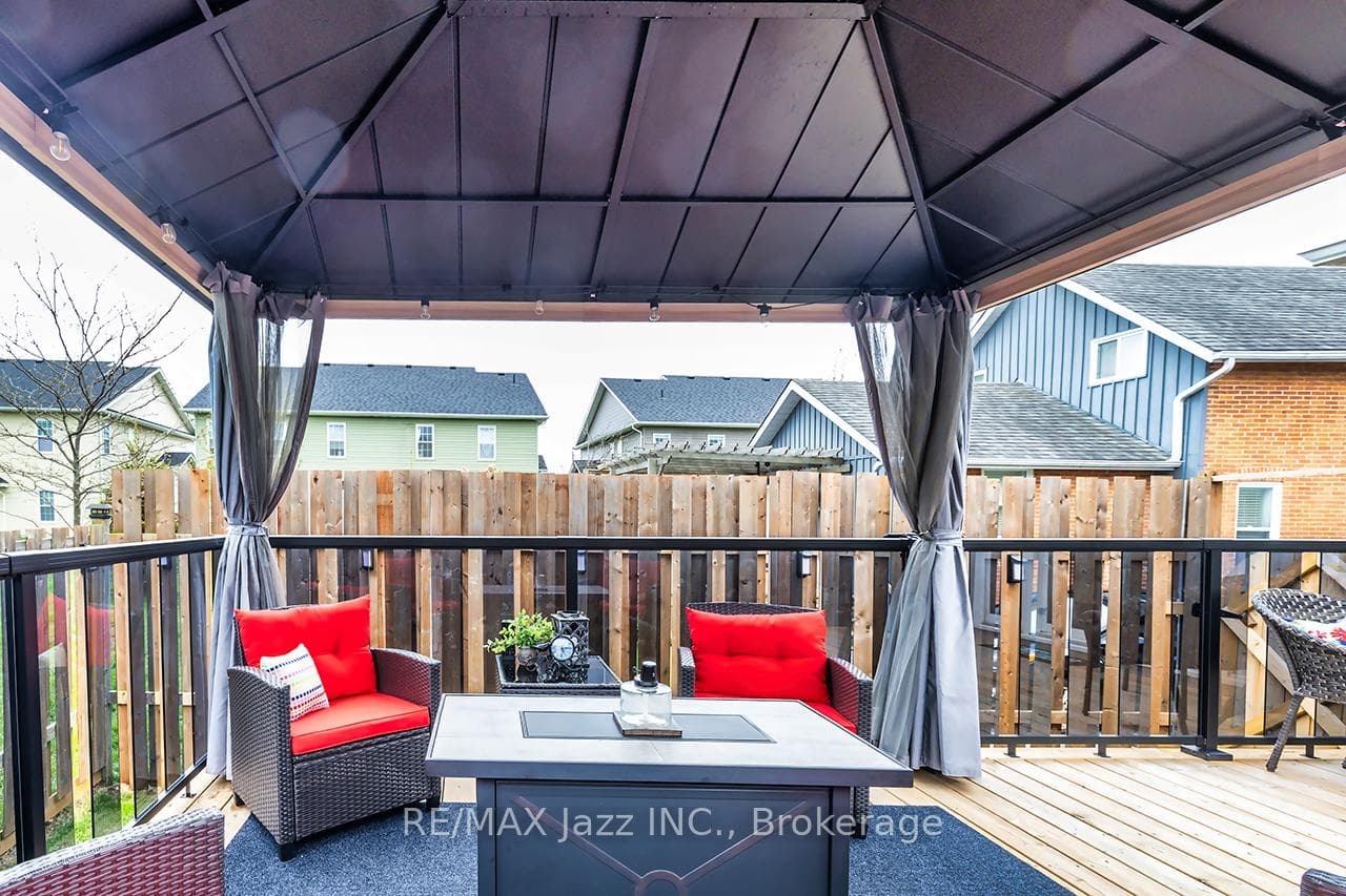 706 Ontario Street photo 35