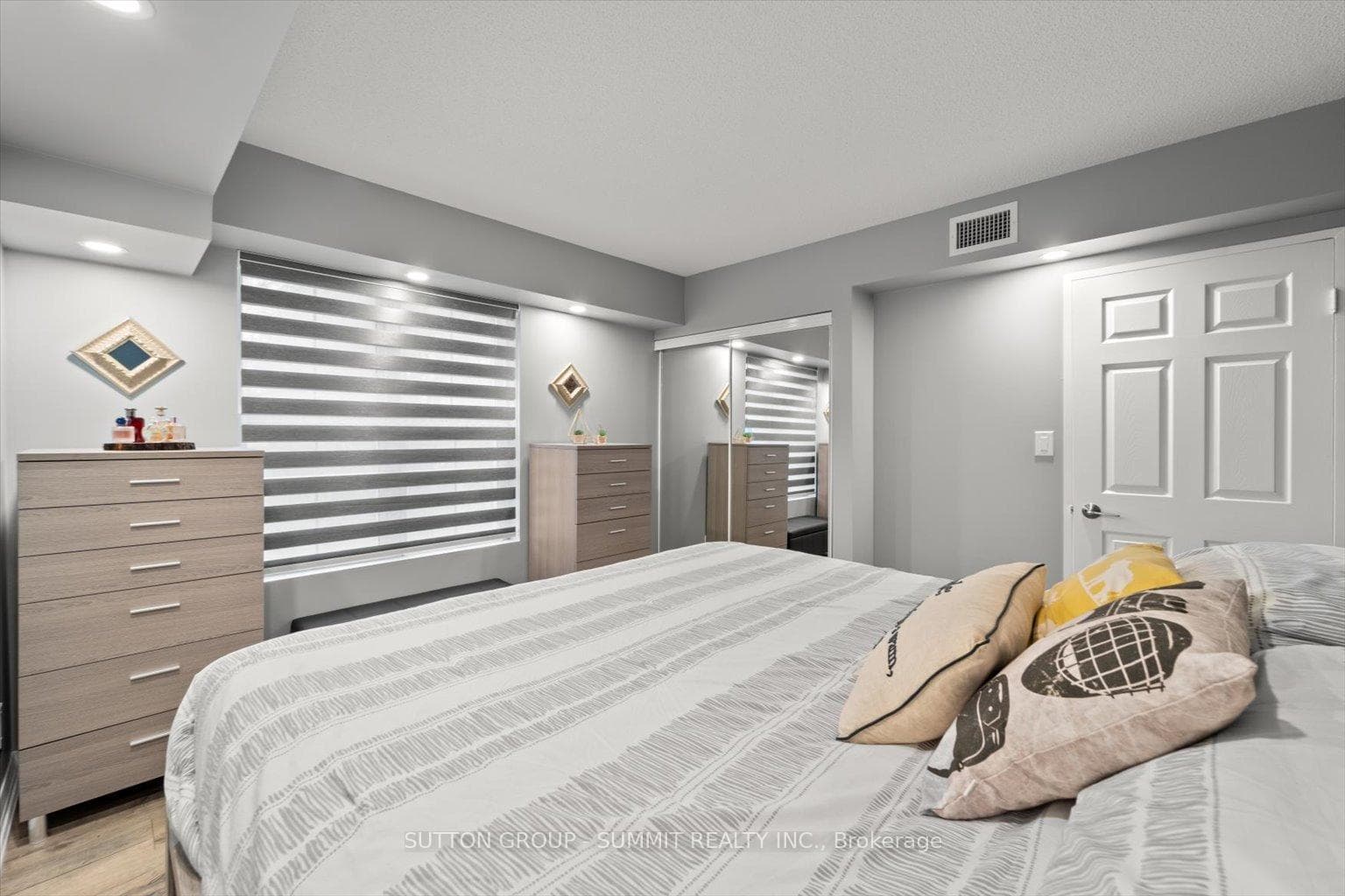 35 Hunt Avenue Unit 206 photo 24