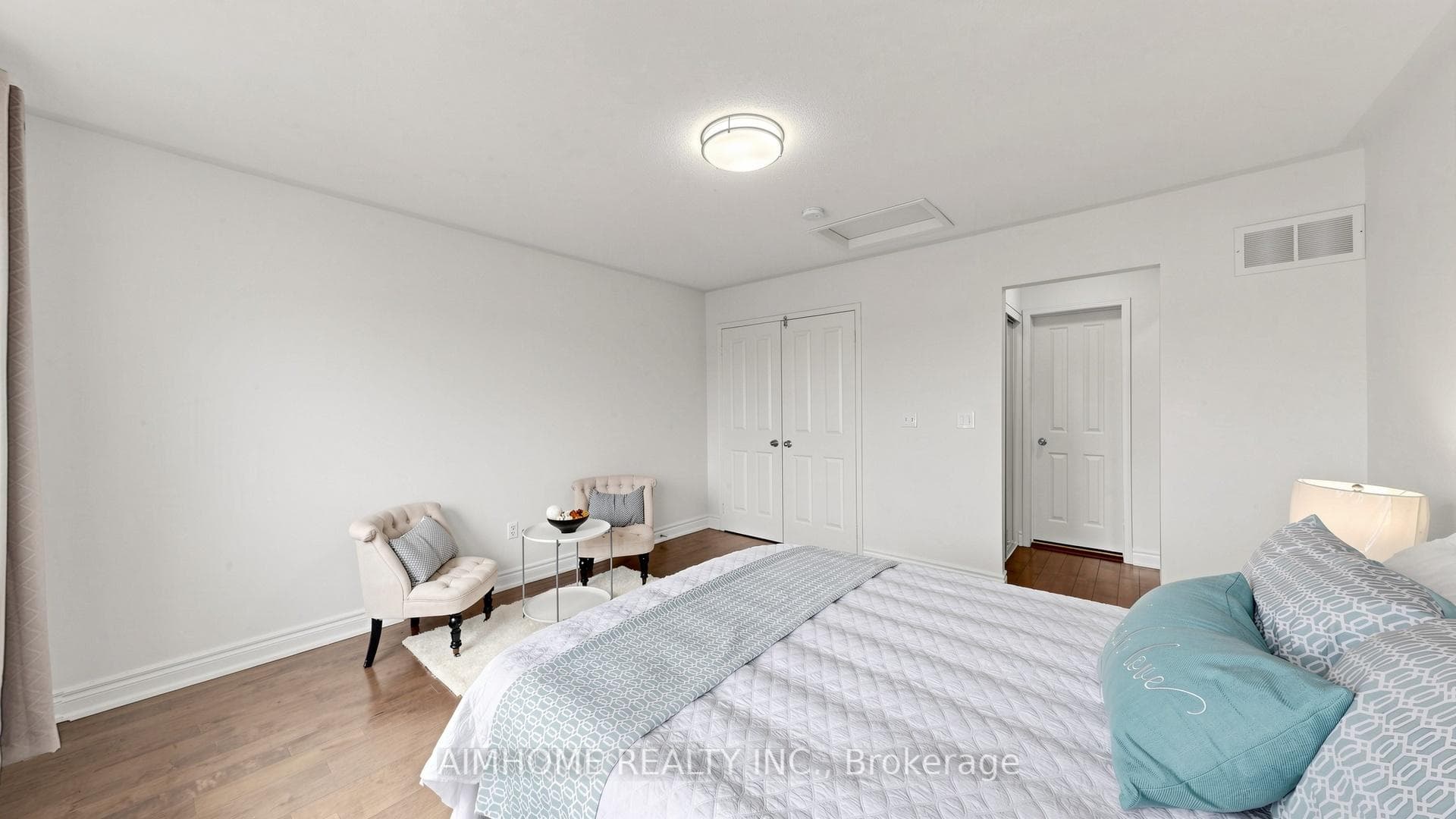 87 Bur Oak Avenue photo 22