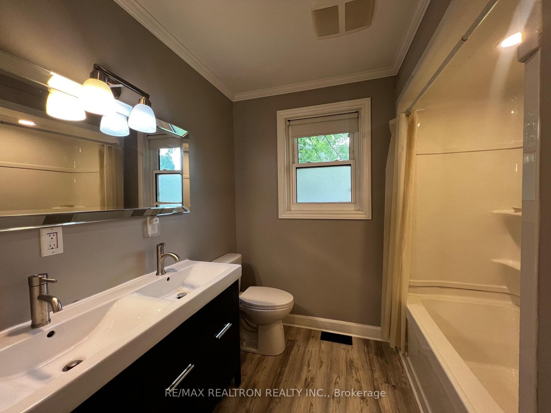 244 St Vincent Street Unit UPPER photo 12