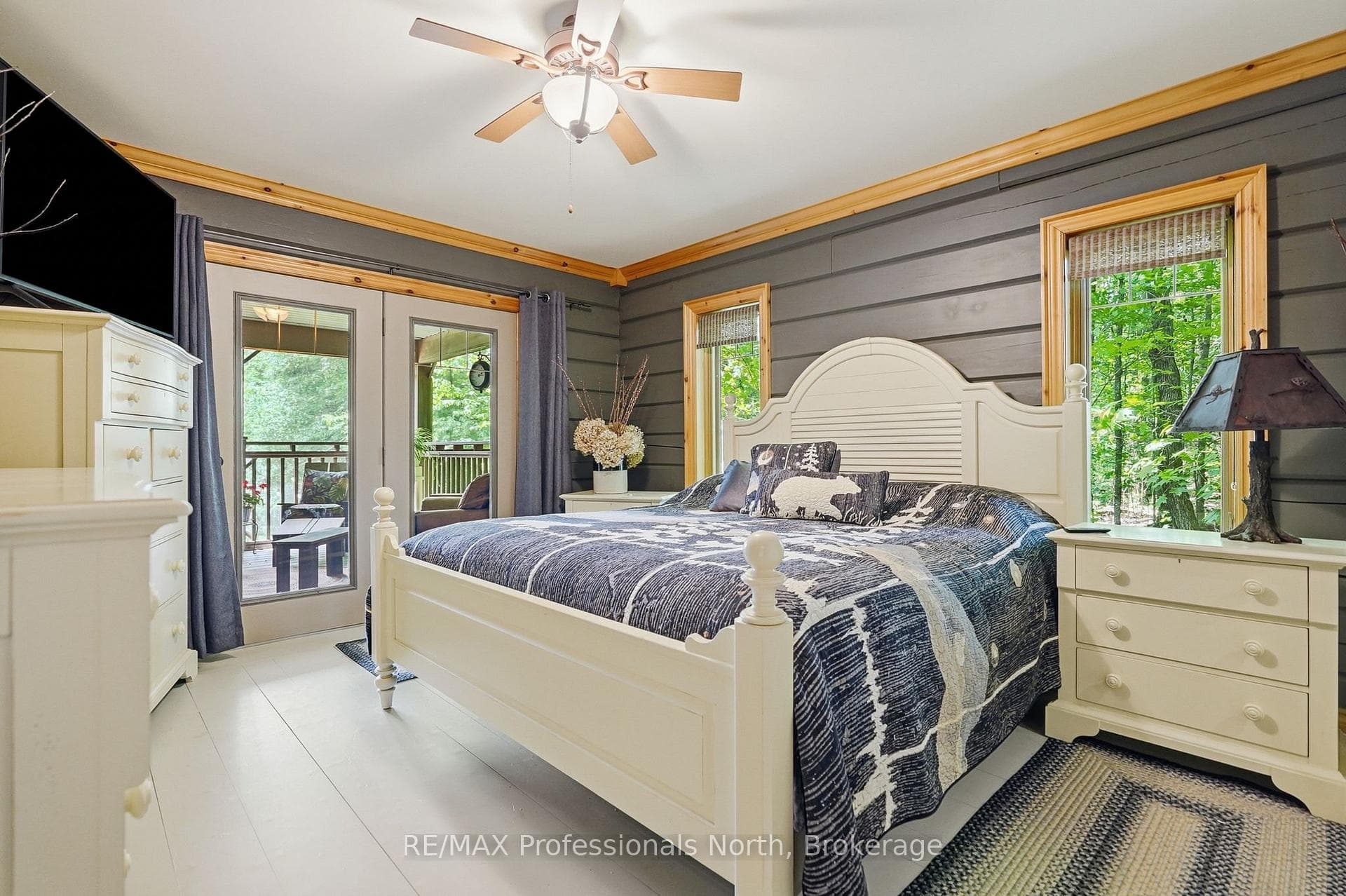 200 Riverside Drive photo 20