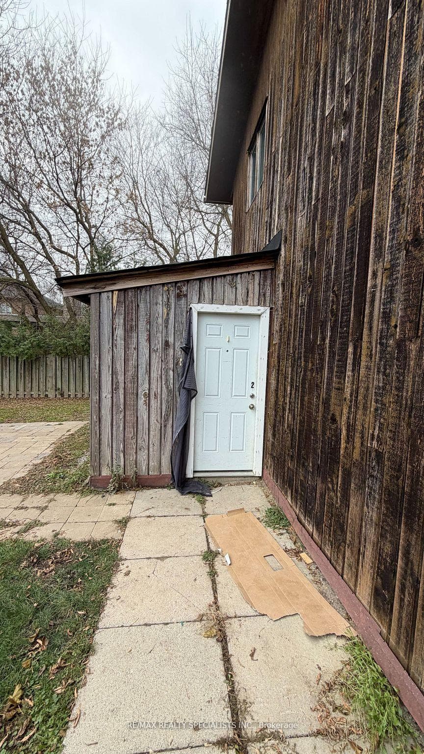 169 FINCH (BACKSIDE) Avenue photo 33