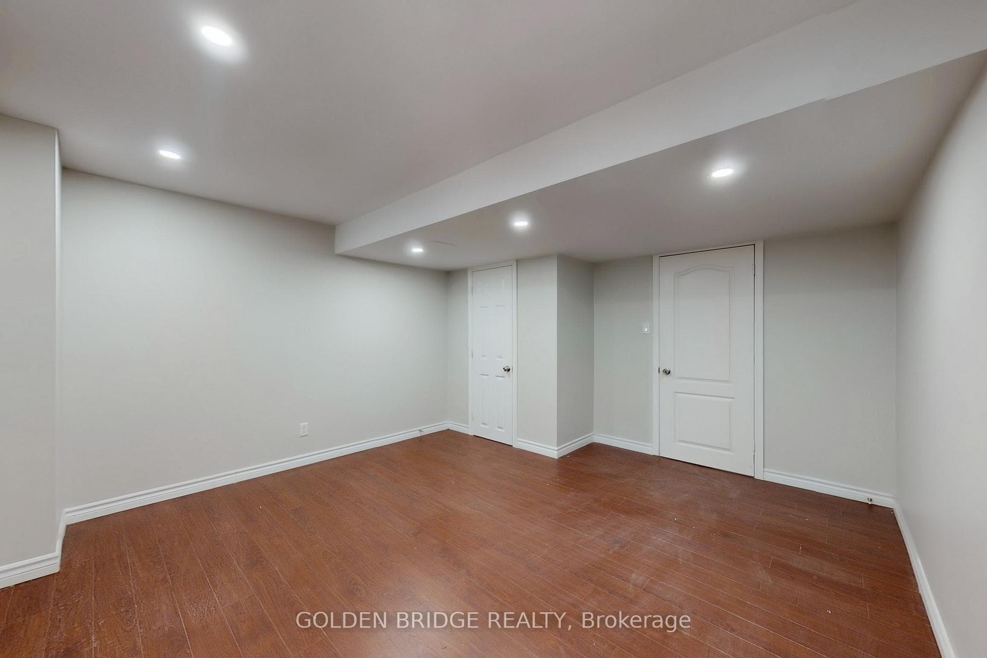 158 Worthington Avenue photo 40