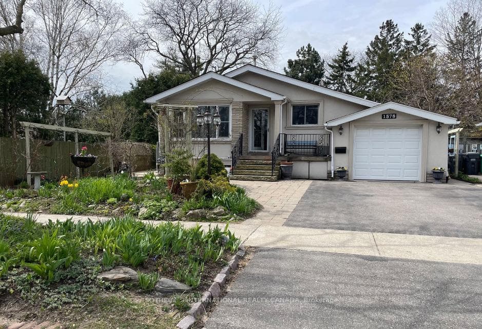 1578 Robillard Road Unit Lower photo 1
