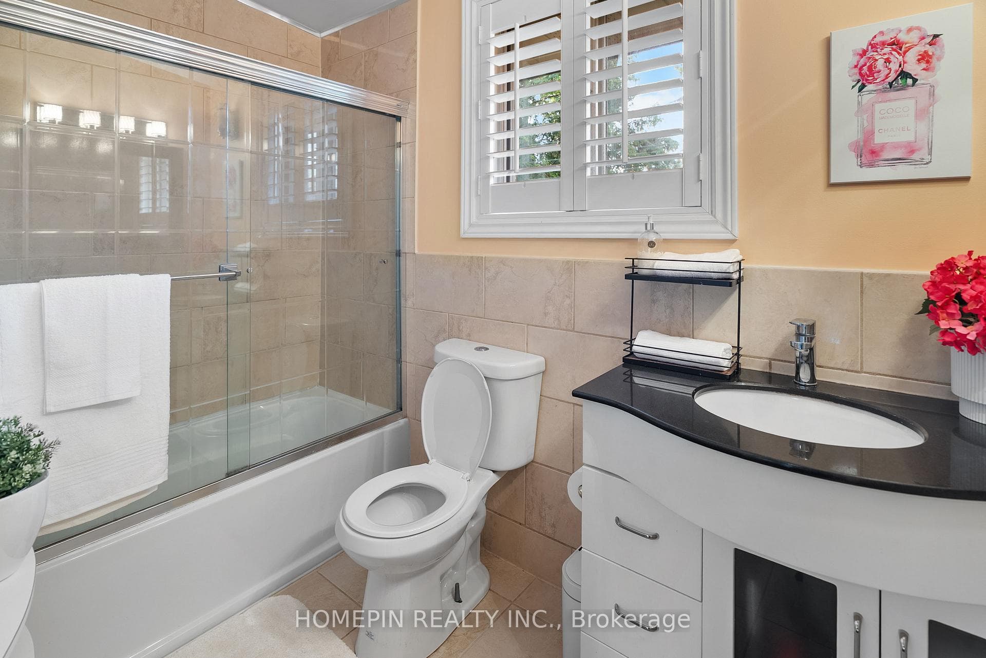 25 Grovetree Road photo 19