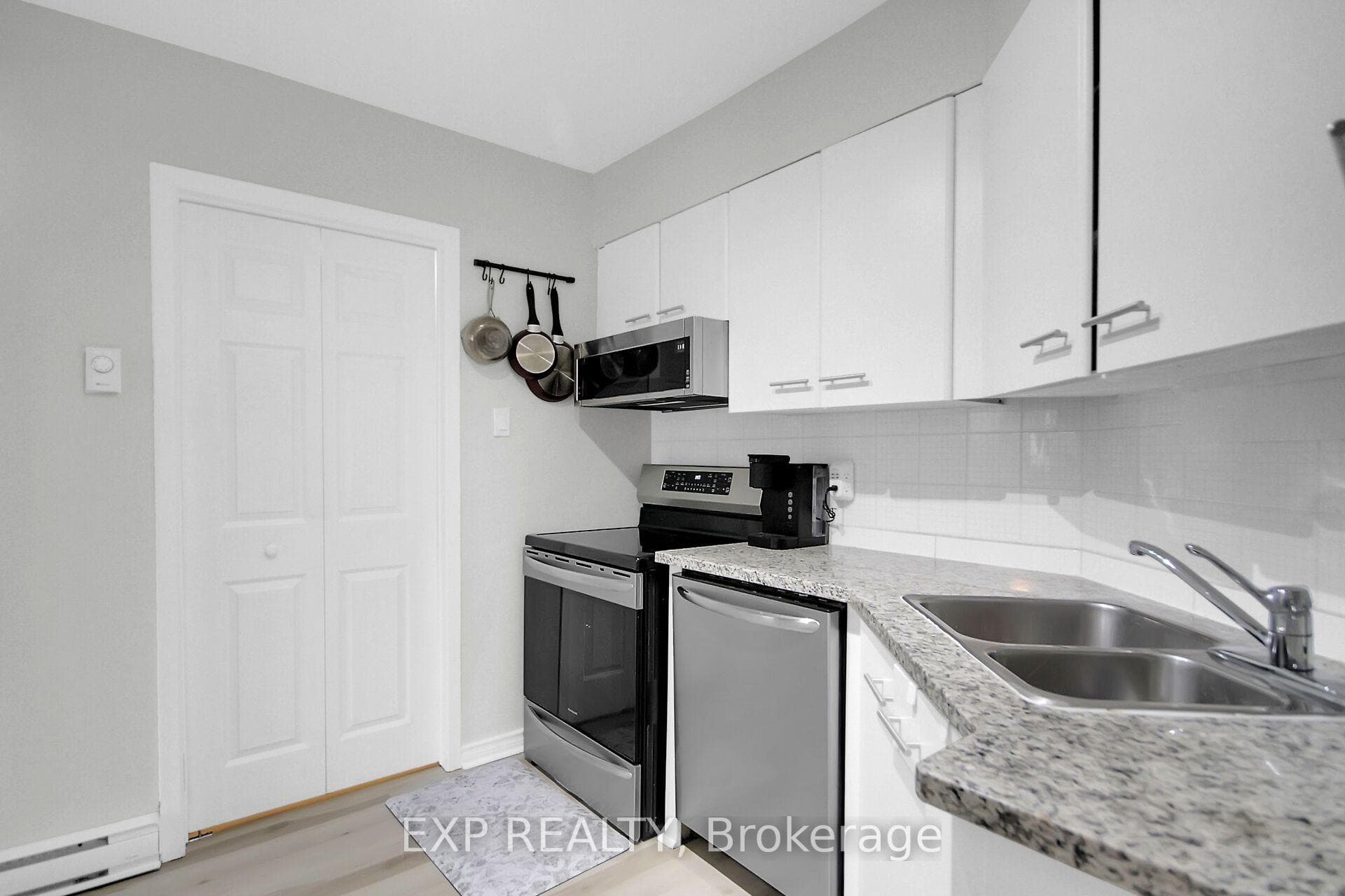 97 Findlay Avenue Unit A1 photo 13