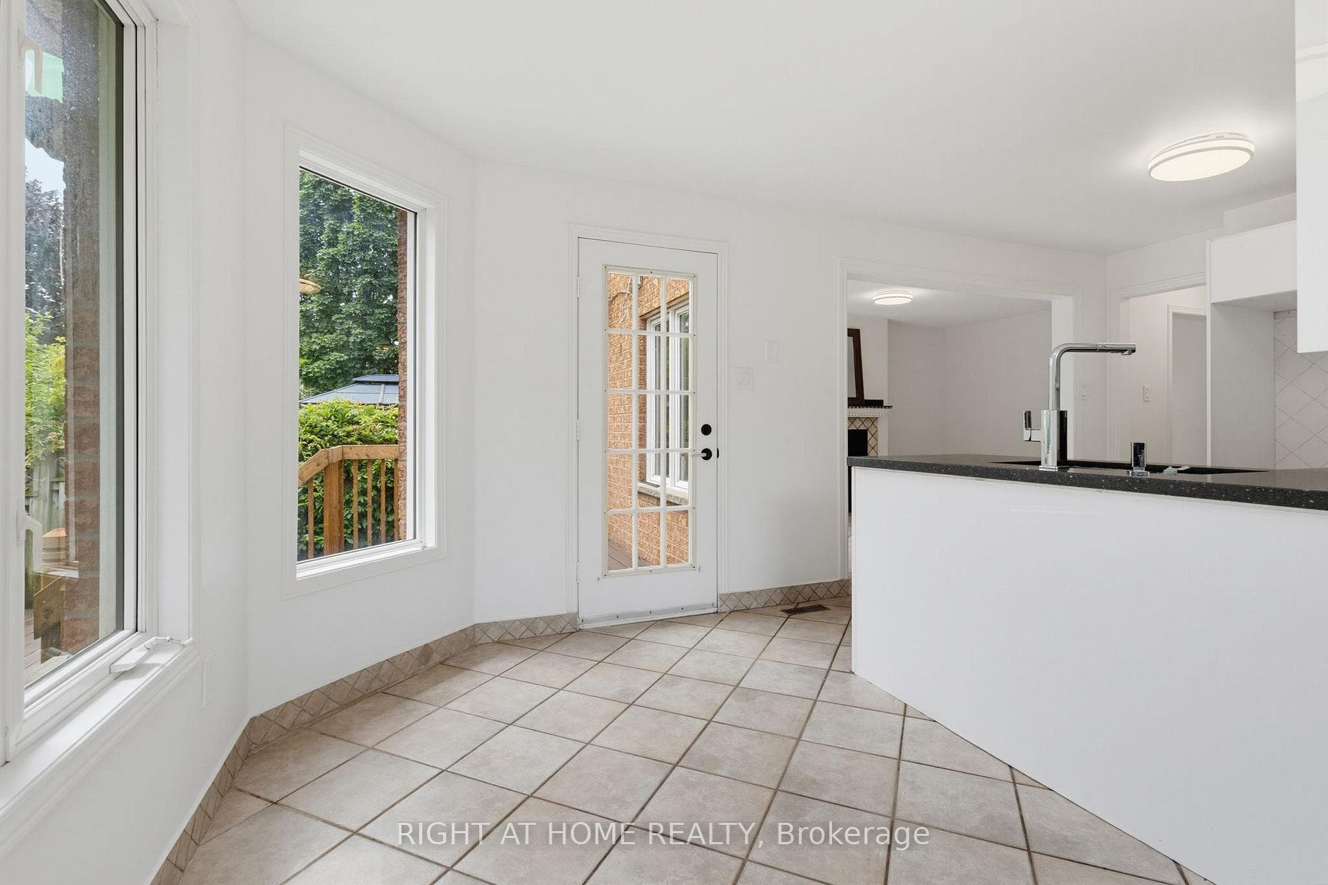 1087 Augustus Drive photo 11